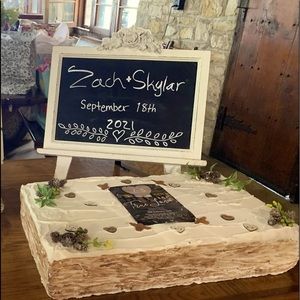 Custom made fake cakes !